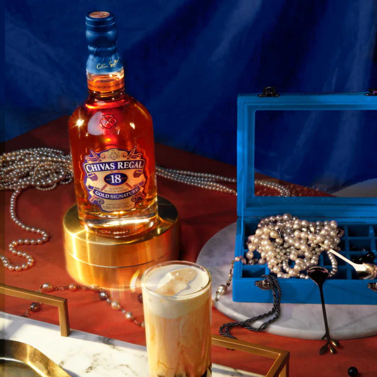 Chivas Regal 18 Year Old Blended Scotch Whisky Decanter & 2 Glasses Gift Pack 700ml